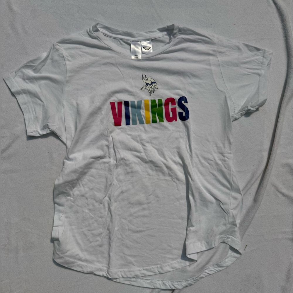White Vikings Graphic T-Shirt